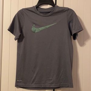 Boys Nike shirt size large